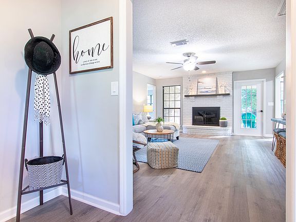 5th image of 15296 Landmark Cir S
