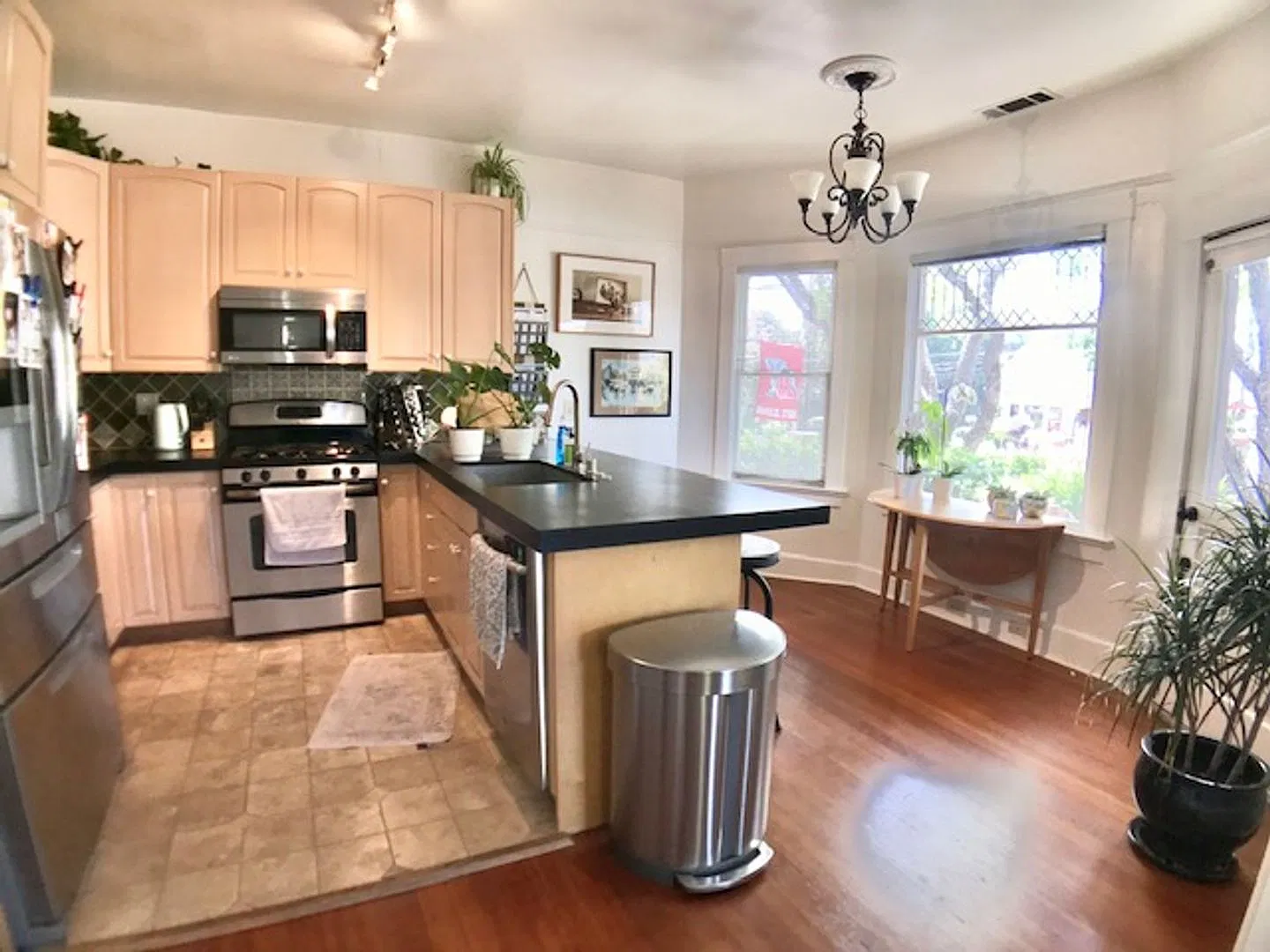 2 bed, 1.0 bath, 850 sqft, $3,850 — Photo 4