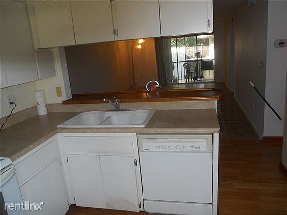 212 Palmetto Kitchen