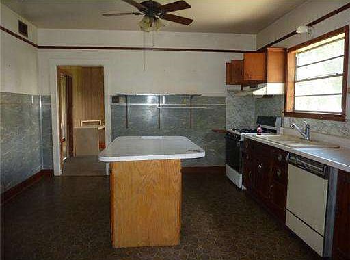4th image of 2324 Louisiana Ave