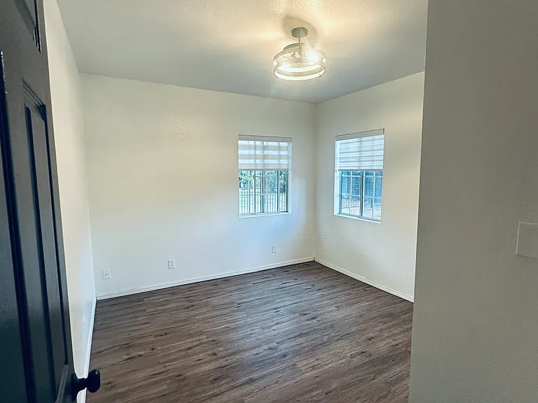 531 Haggin Ave #B — Photo 17