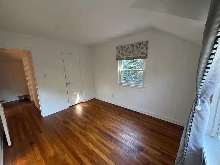 1940 Riverside Dr — Photo 17