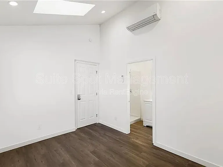 554 N Cambridge St #552 — Photo 13