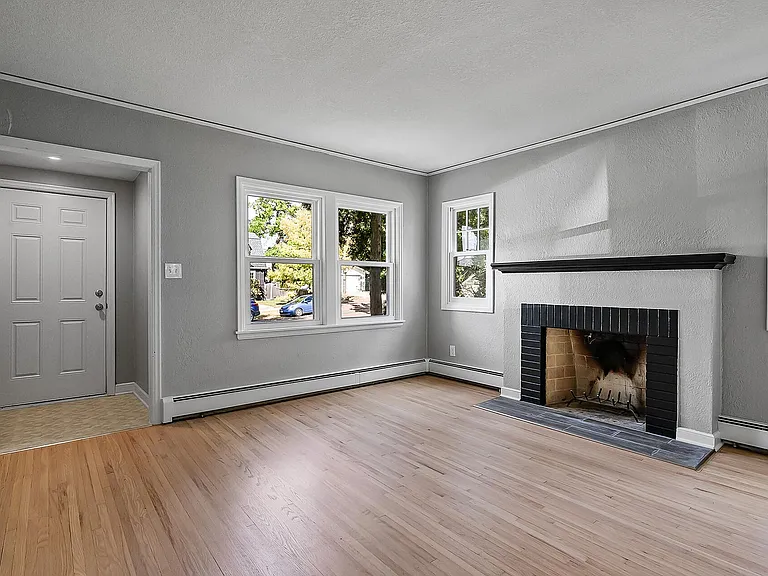 2082 Berkeley Ave — Photo 5