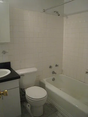 Rented by City Connections Realty | media 5