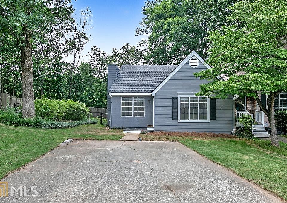 1st image of 5004 Charlotte Ct SE