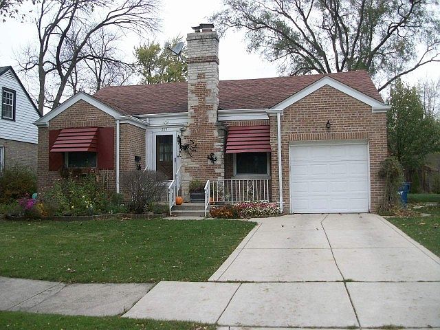 2nd image of 209 Augusta St