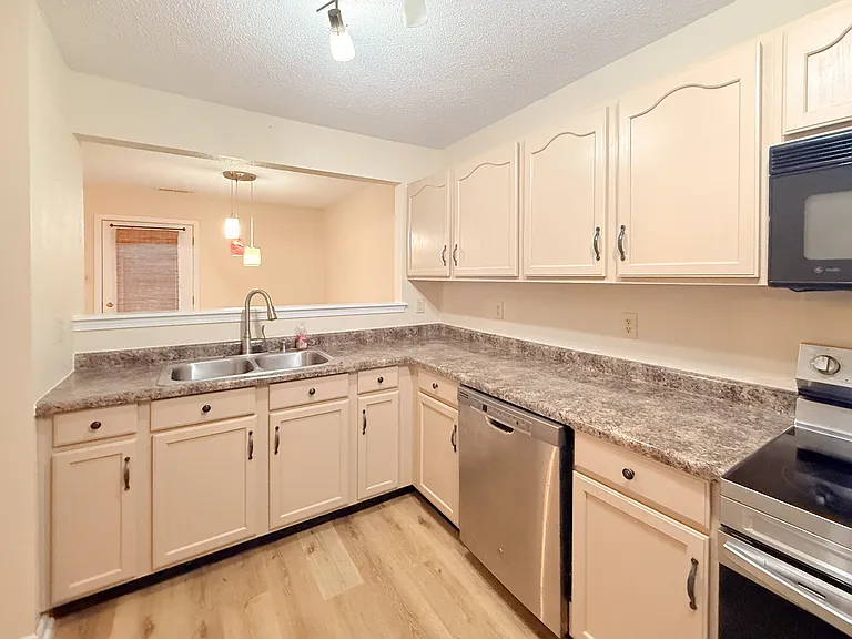 12754 Crescent Dr — Photo 15