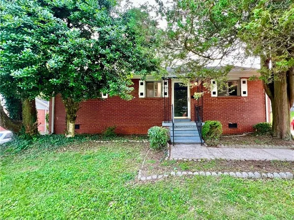 2114 Elbon Dr, Winston Salem, NC 27105