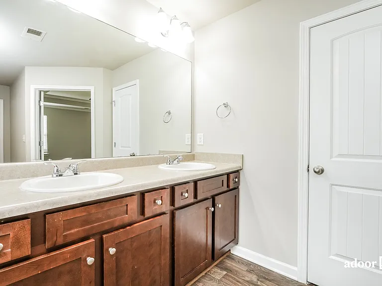 1327 Bass Ln — Photo 10