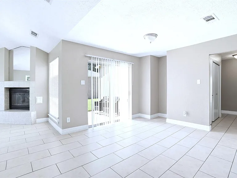 7502 Addicks Clodine Rd — Photo 21
