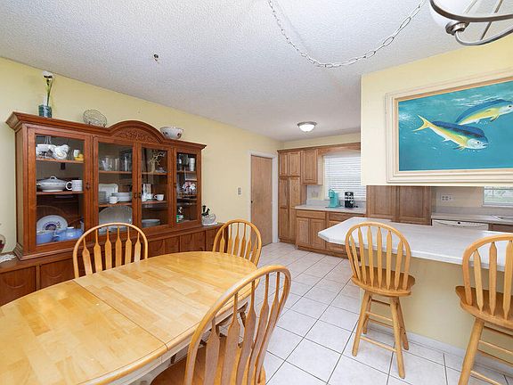 5th image of 2713 Placid Avenue
