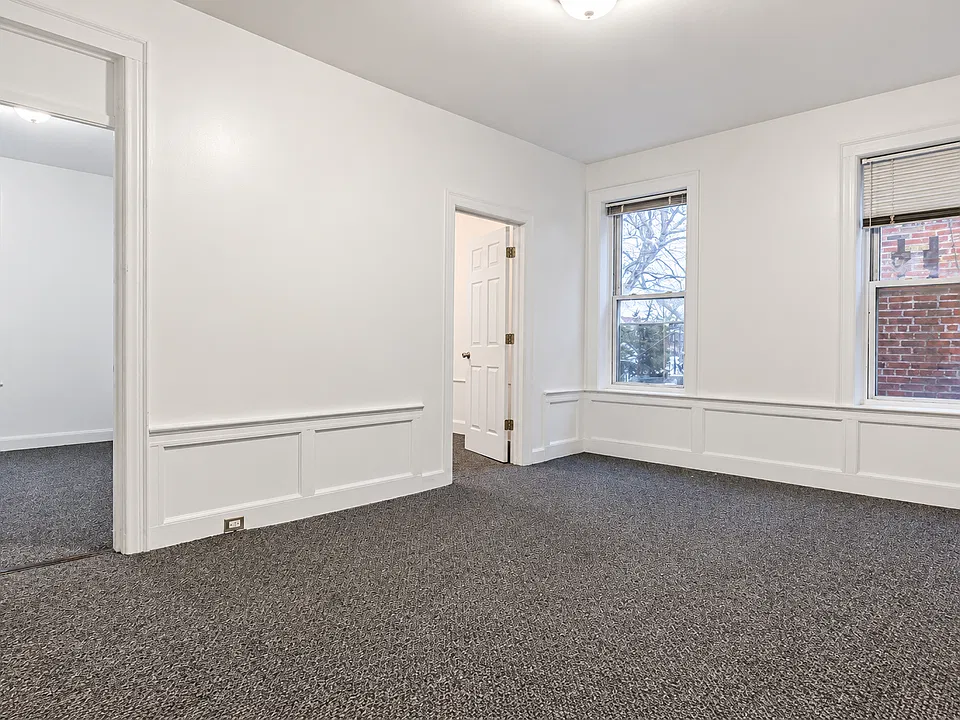 586 Remsen Ave #1A