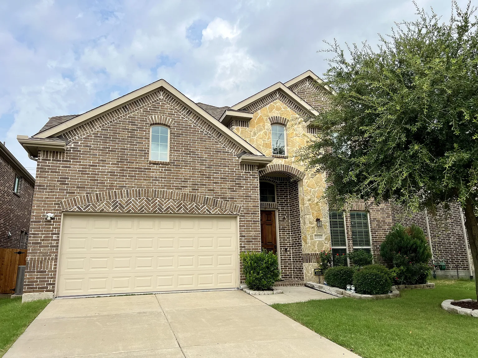 4 bed, 3.5 bath, 3458 sqft, $3,295 — Photo 1