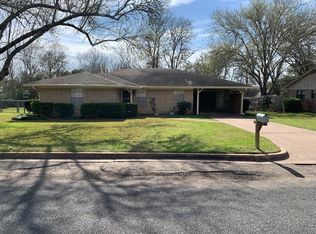 669 Rosenberg St, La Grange, TX 78945