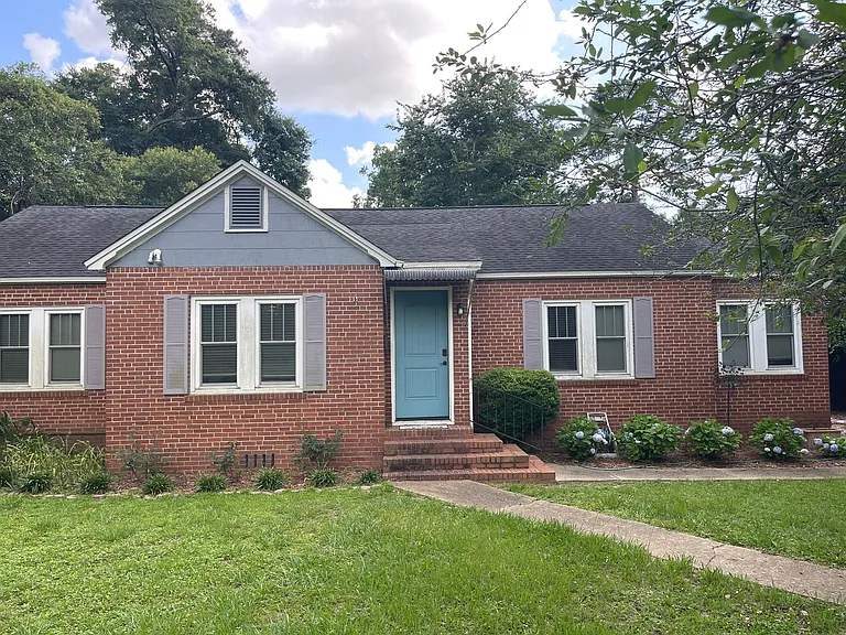 105 Glenview Dr — Photo 1