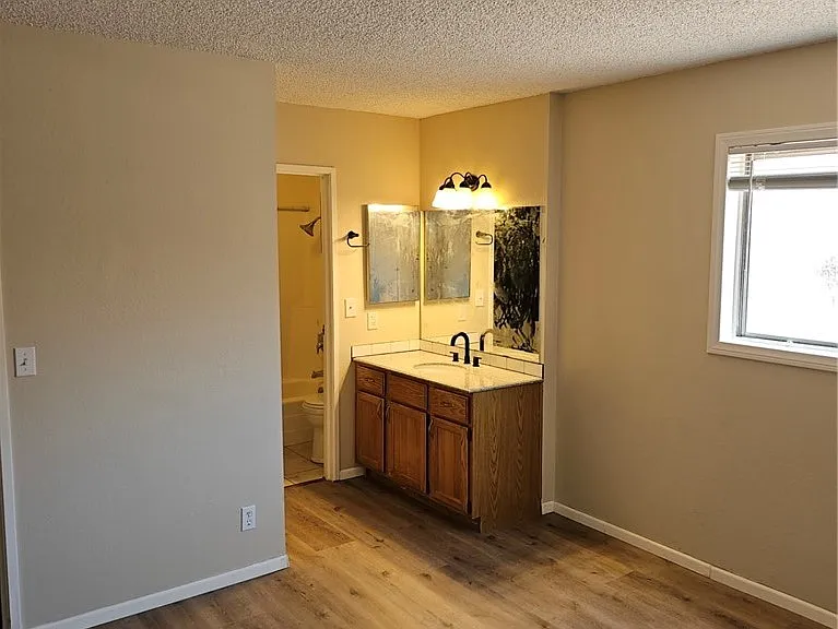 5136 Golden Ln #D — Photo 11