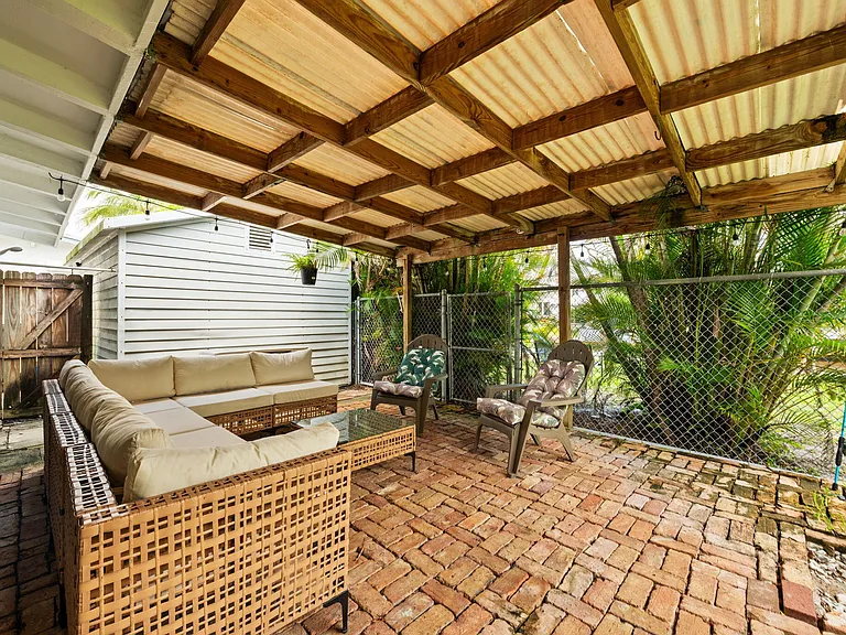 2512 Sugarloaf Ln — Photo 26