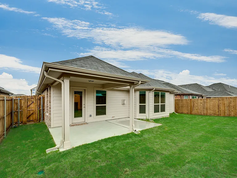 816 Bird Creek Dr — Photo 12