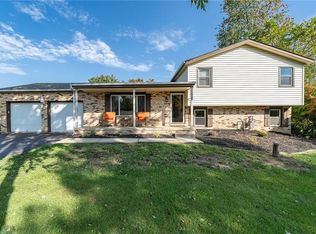 2417 Smith Kramer St NE, Hartville, OH 44632