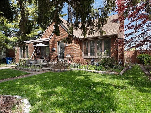 3rd image of 2480 Chilver Rd