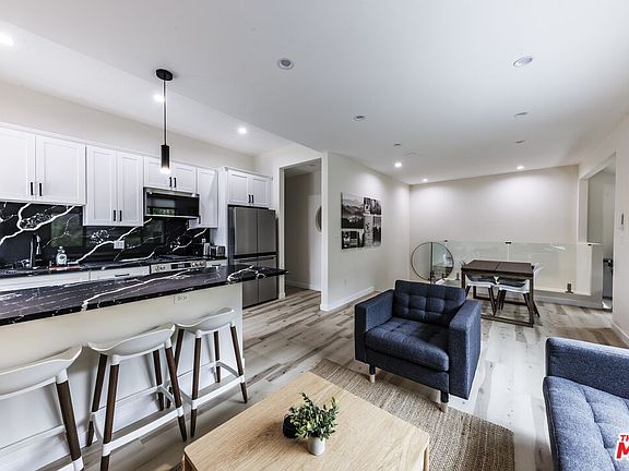 2nd image of 9024 Phyllis Ave #B