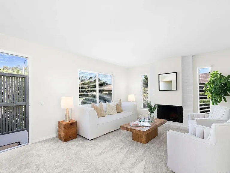 10531 Greenford Dr — Photo 2