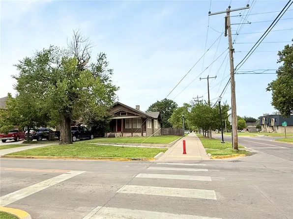 702 Jenkins Ave, Norman, OK 73069