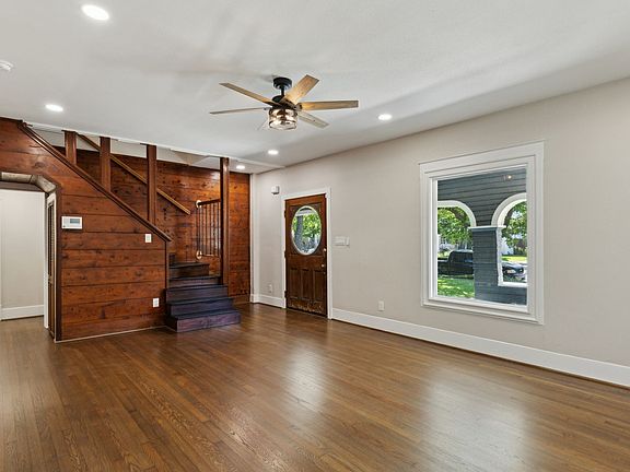 5th image of 826 Woodlawn Ave