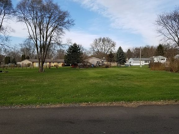 4th image of 7412 Oakwood Dr