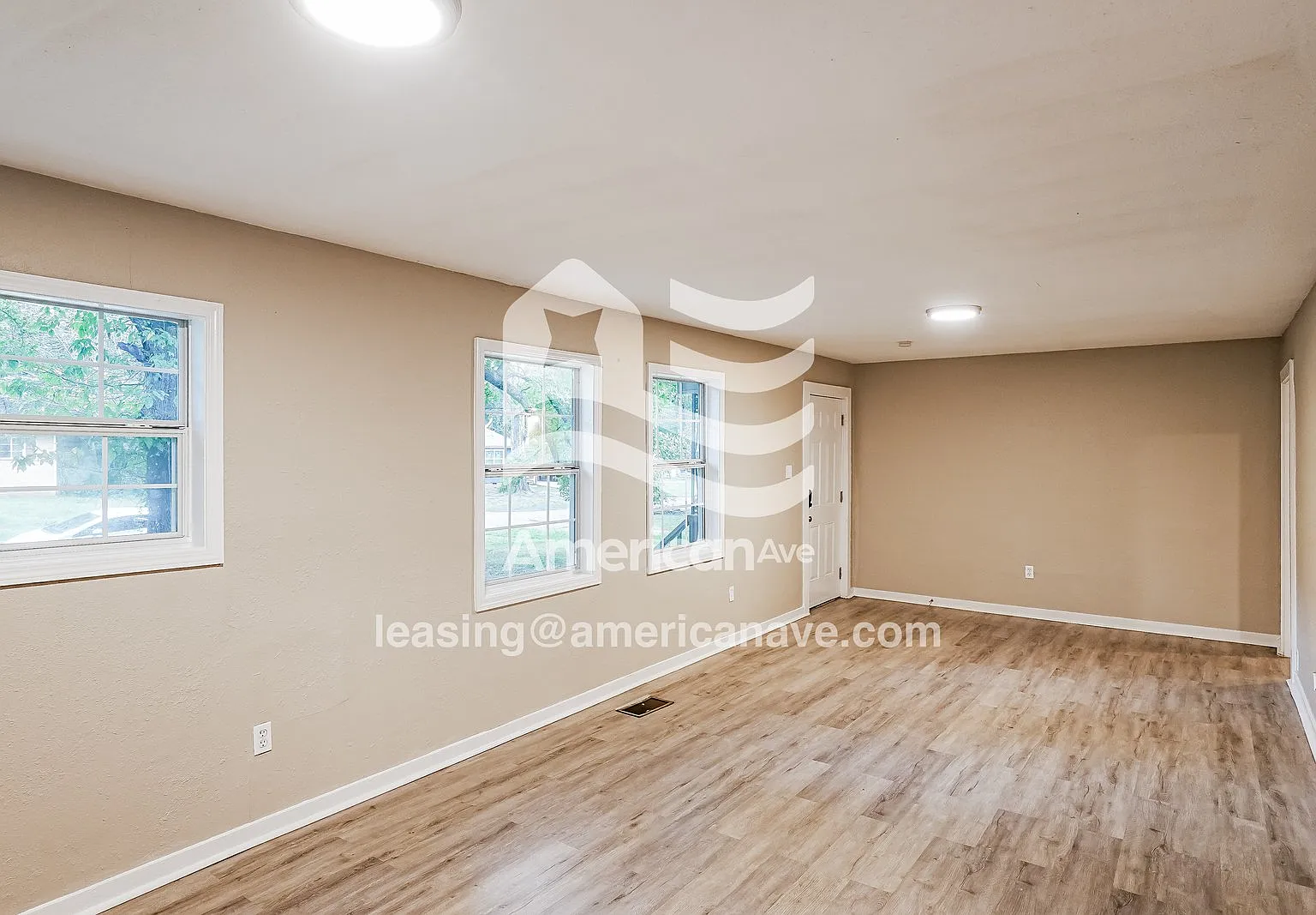 3 bed, 1.5 bath, 1184 sqft, $697 — Photo 3