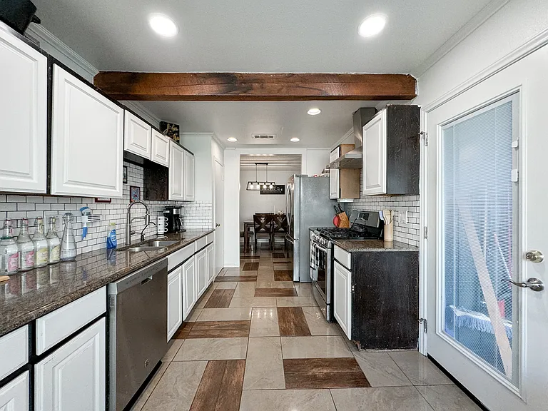 1524 El Camino Real — Photo 13