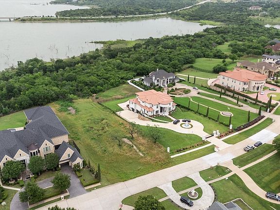 4th image of 1047 Mallard Pointe Dr