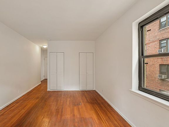 4th image of 406 E 63rd St