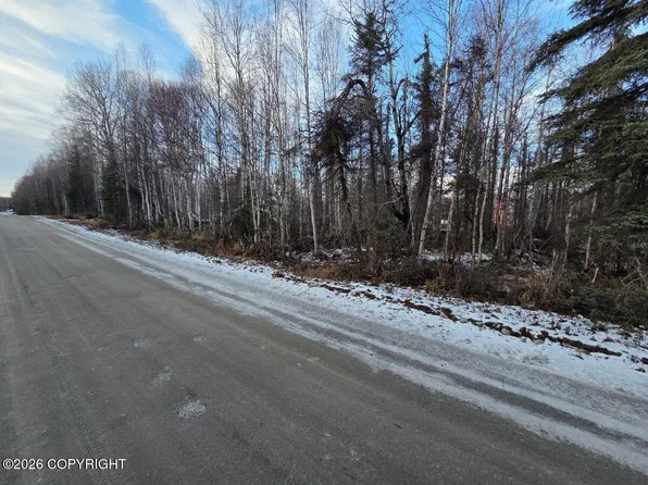 15867 E Kashwitna Rd, Talkeetna, AK 99676