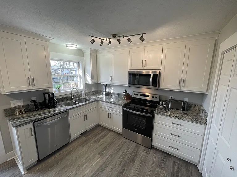 116 Cora St — Photo 8