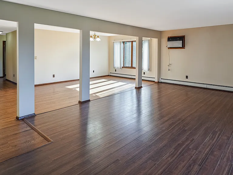 77 Highland Pl #2 — Photo 2