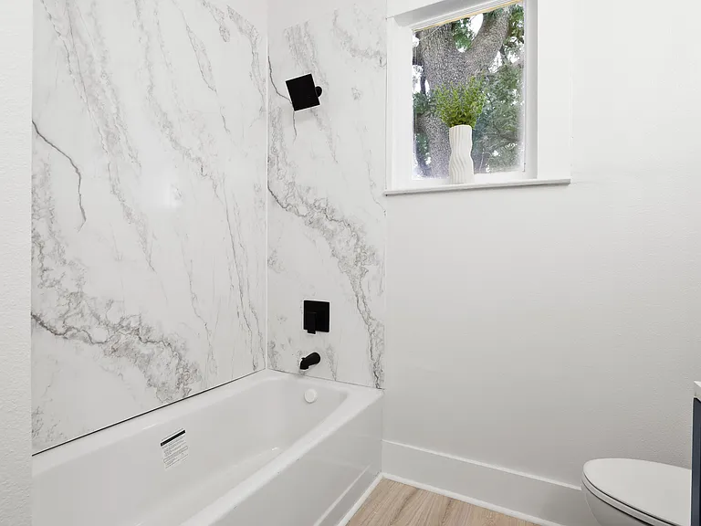 431 E Hull St — Photo 23