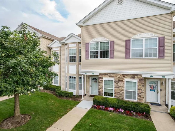 297 Spring Drive #297, East Meadow, NY 11554