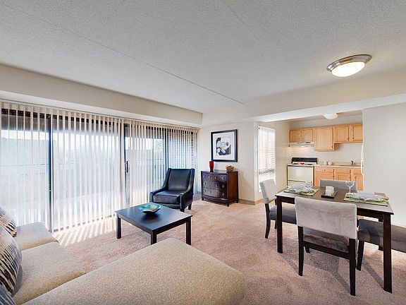 Courts at Walker Mill Living Room