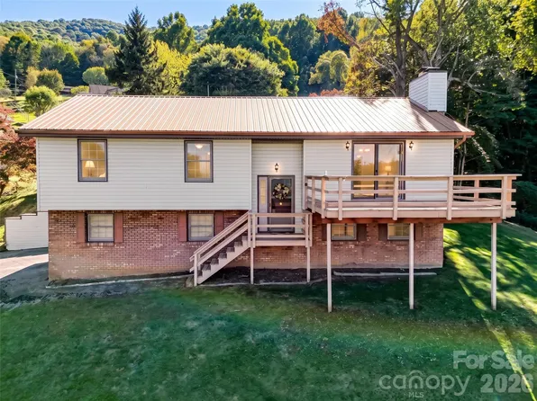 110 Atari Rd, Waynesville, NC 28786
