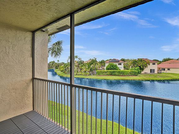 2nd image of 374 Lakeview Drive #203
