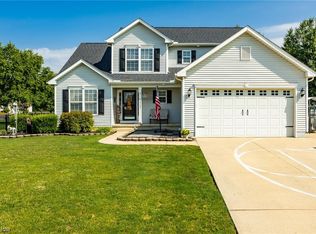 38302 Overlook Ct, North Ridgeville, OH 44039