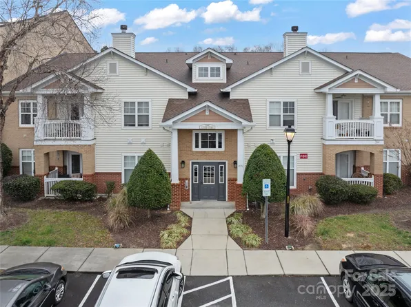 17159 Red Feather Dr, Charlotte, NC 28277