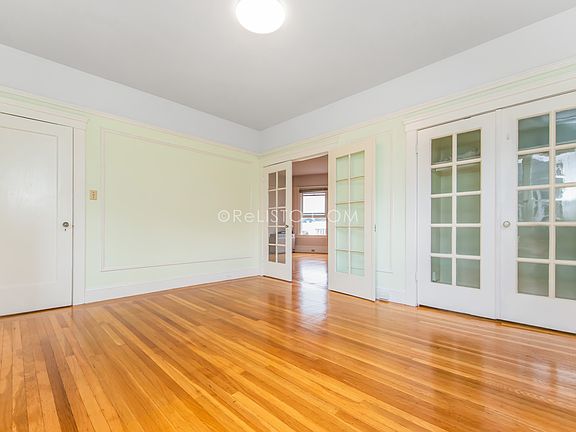 3rd image of 234 19th Ave APT 4