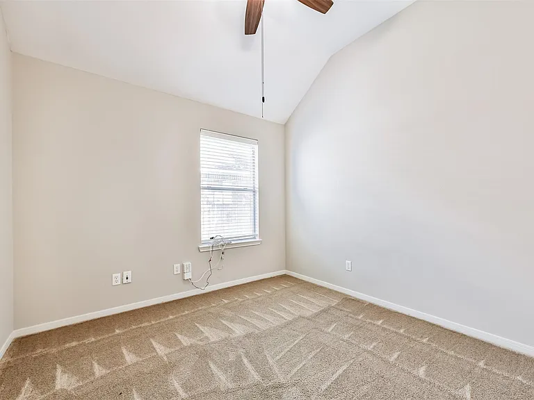 13719 Rolling River Ln — Photo 24