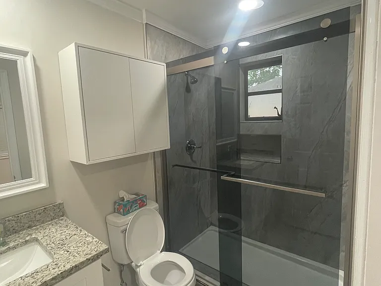 520 W 8th St — Photo 15