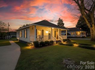 399 Woodlawn St, Belmont, NC 28012