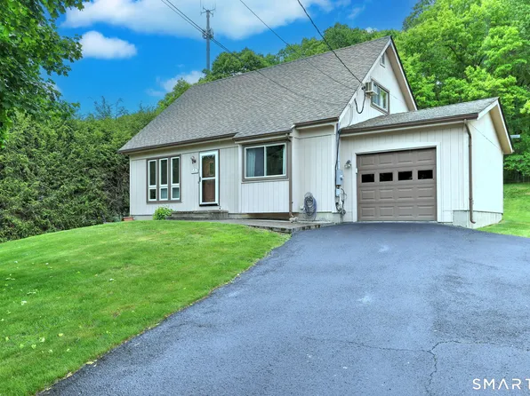 4 Windsor Place, Naugatuck, CT 06770