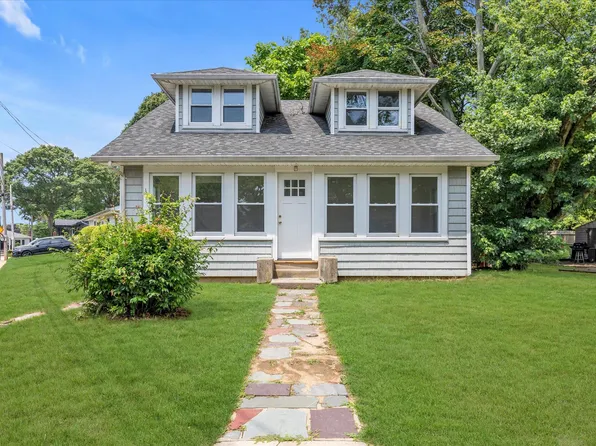 45 Lakeview Avenue, Freeport, NY 11520